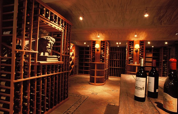NE-Wine-cellars-bacchus