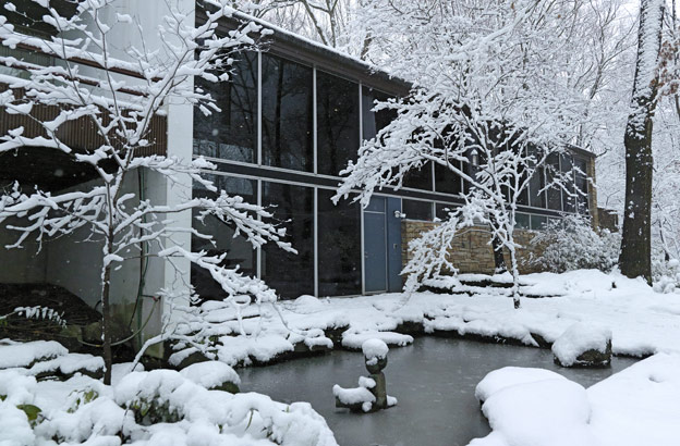 Neutra-house-winter