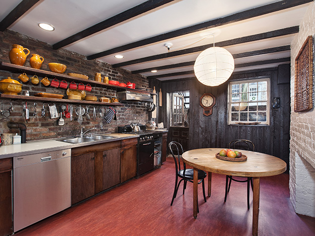 Photos of 131 Charles St for broker Wendy Gleason of Halstead