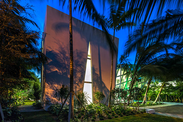 miami-modern-architecture-luxury-living-facade