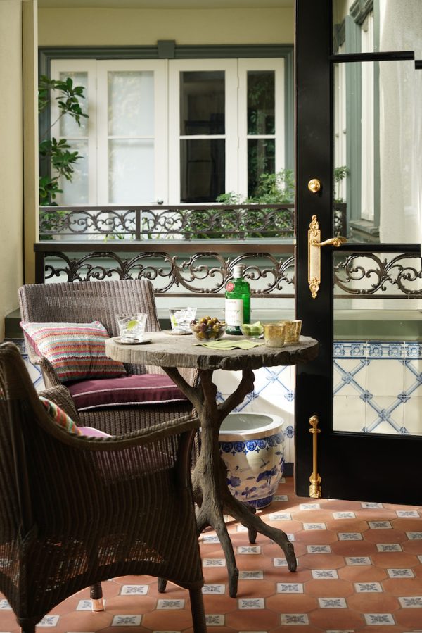 Kristi Nelson Projects Both Luxury And Ease In An LA Apartment