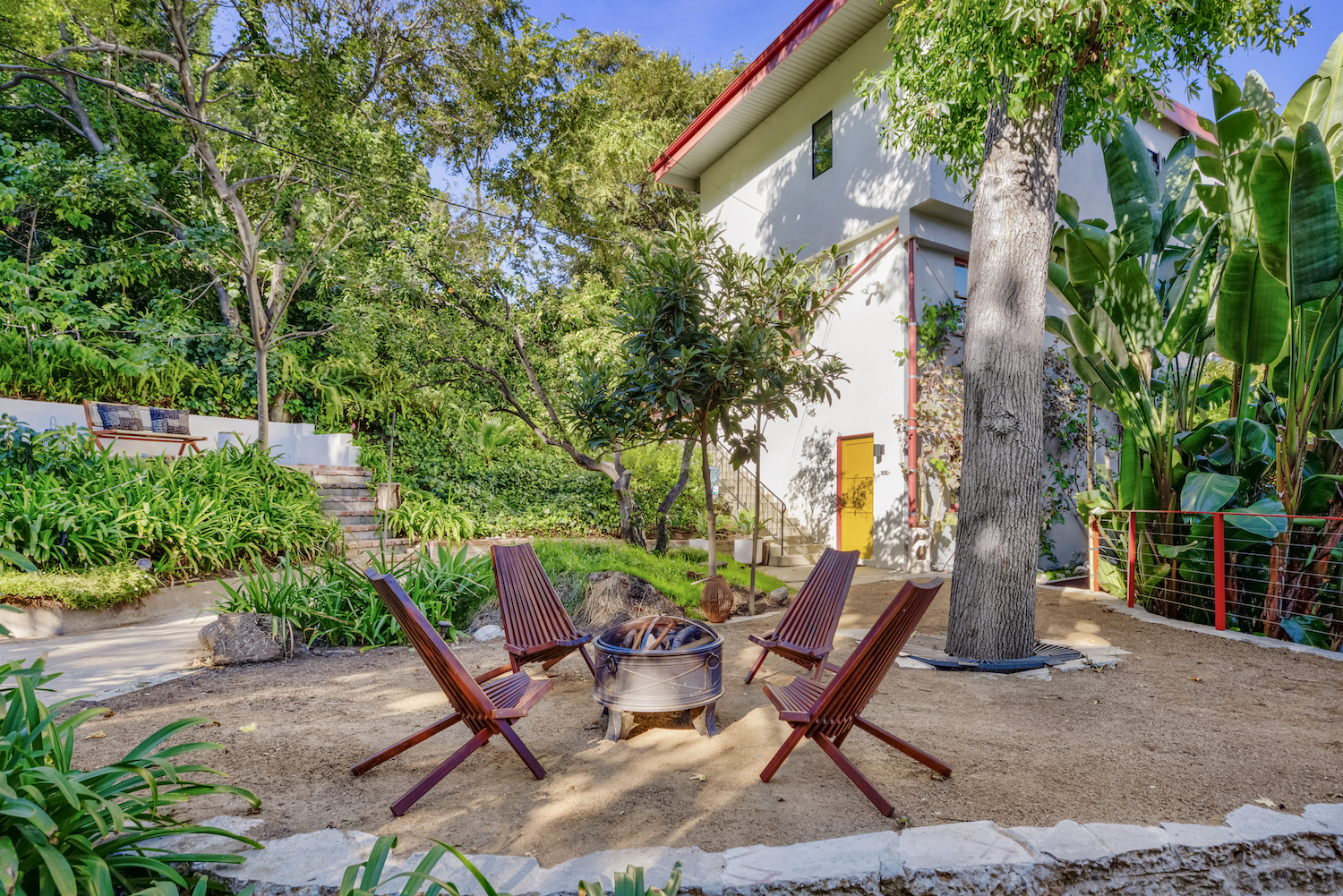 A Rare Outdoor Oasis In The Hills Of Los Angeles - aspire design and home