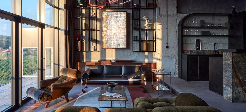 This Striking Loft Is Designed With A Sophisticated Globetrotter